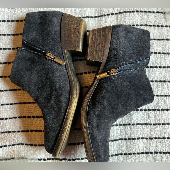 Lucky Brand leather zip up booties, navy blue - Picture 1 of 9